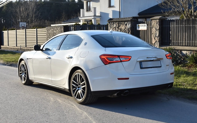 Maserati Ghibli cena 89790 przebieg: 123840, rok produkcji 2015 z Warszawa małe 191